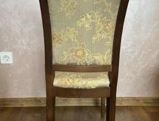 Стол со стульями 