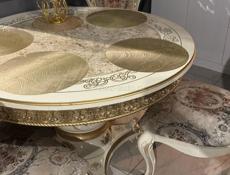 Стол и стулья