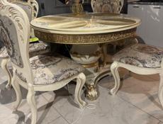 Стол и стулья