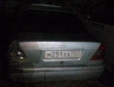 Mercedes-Benz 200-Series