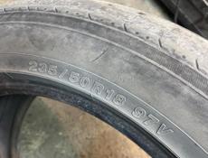R18 235/50