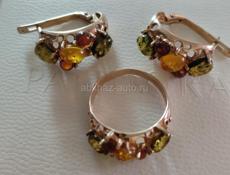 Серьги и кольцо из серебра. Комплект из серебра с позолотой и янтарем.