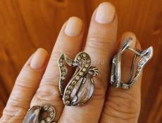 Серьги и кольцо из серебра. Комплект из серебра с позолотой и янтарем.