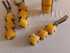 Серьги из серебра с янтарем