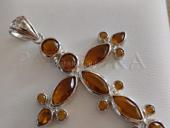 Серебряный крест с янтарем. Крупный