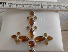 Серебряный крест с янтарем. Крупный