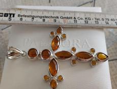 Серебряный крест с янтарем. Крупный