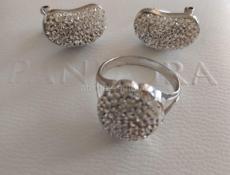 Кольцо и серьги из серебра с кристаллами Сваровски