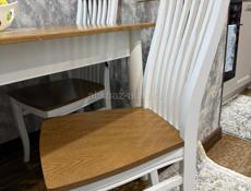 Стол со стульями 