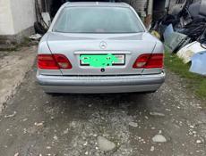 Mercedes-Benz 200-Series