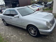 Mercedes-Benz 200-Series