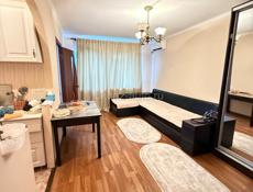 Продается квартира центр район рынка . 2 этаж 