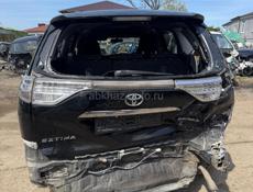 Тойота Естима 2.4 год 2012 