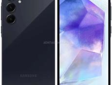 Самсунг А55 5G 8 на 256память не глючит тянет всё