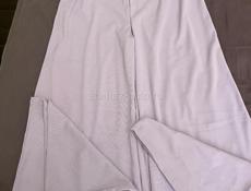 Тонкие брюки сиреневый цвет