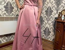 Платья продам не дорого 