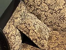 Продаю диван и комод 