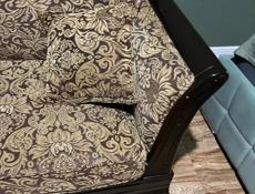 Продаю диван и комод 