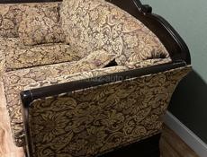 Продаю диван и комод 