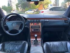 Mercedes-Benz 200-Series