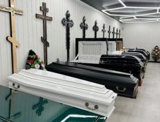 Памятники и гробы