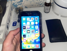 продаю айфон 8 64 гб, акб 59, в подарок аккумулятор оригинальный-на замену! Также в подарок дисплей-белый, на замену(по желанию). Также нужно поменять микрофон, микрофон также в подарок.