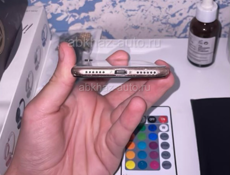 продаю айфон 8 64 гб, акб 59, в подарок аккумулятор оригинальный-на замену! Также в подарок дисплей-белый, на замену(по желанию). Также нужно поменять микрофон, микрофон также в подарок.