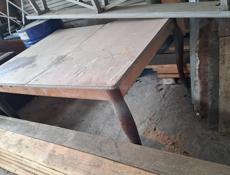 Куплю такой стол.