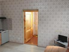 . Сдам приезжим студию на двоих в апреле и мае за 20 т в десяти минутах от берега . 90