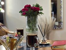 Студия красоты в поиске мастеров 