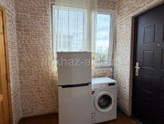 . Сдам студию  на двоих в десяти минутах от берега  в 15 минутах от центрального рынка.  90