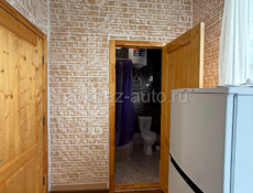 . Сдам студию  на двоих в десяти минутах от берега  в 15 минутах от центрального рынка.  90