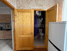 . Сдам студию  на двоих в десяти минутах от берега  в 15 минутах от центрального рынка.  90