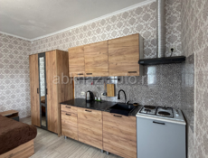 . Сдам студию  на двоих в десяти минутах от берега  в 15 минутах от центрального рынка.  90