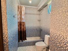 Сдаются двухкомнатная квартира в частном доме 