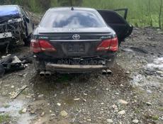 В разборе Тойота Краун 3:5