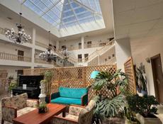 ✨ В наш уютный отель требуются официантка и горничная ✨  