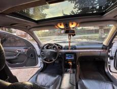 Mercedes-Benz 100-Series