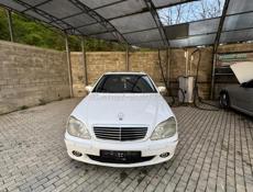 Mercedes-Benz 100-Series