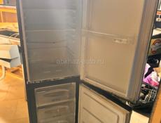 Холодильник с морозилкой