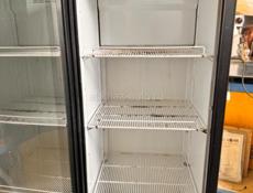 Витринный холодильник 