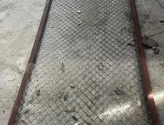 Срочно готовые заборы для сада заделанные из угольников 5терка уголиники4.5 метров длина ширина 1.5 