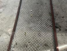 Срочно готовые заборы для сада заделанные из угольников 5терка уголиники4.5 метров длина ширина 1.5 