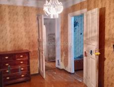 Продается 2 -х квартира на первом этаже + два подвала