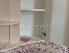 Раковина с тумбой и шкаф-зеркало