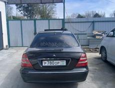 Mercedes-Benz 200-Series