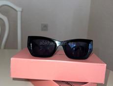 Очки Миу Миу премиальная копия новые.