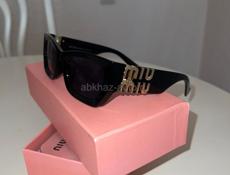 Очки Миу Миу премиальная копия новые.