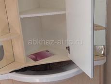 Тумба с раковиной и шкаф-зеркало