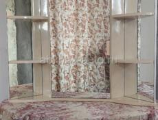 Тумба с раковиной и шкаф-зеркало